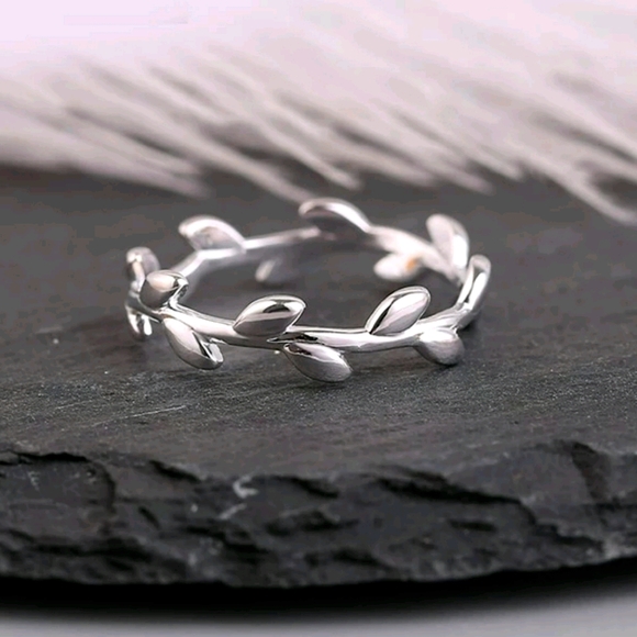 💎✨ 925 Leafy Silver Ring - Picture 2 of 7